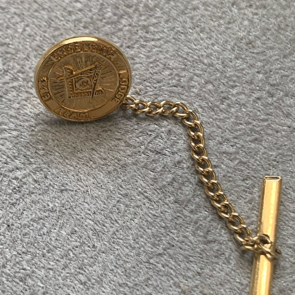 Vintage Masonic 1/20 10K GP  Tie Tack with Safety Chain Excelsior Lodge Pin 3D - Picture 8 of 10